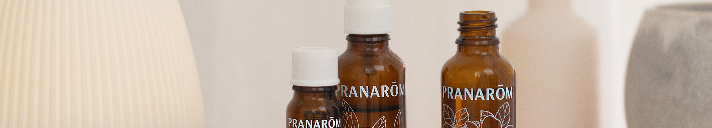 Bannière de trois flacons pour les DIY de la marque Pranarōm.